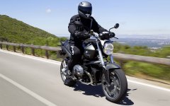 mototsikl-BMW-R1200R-vid-speredi.jpg