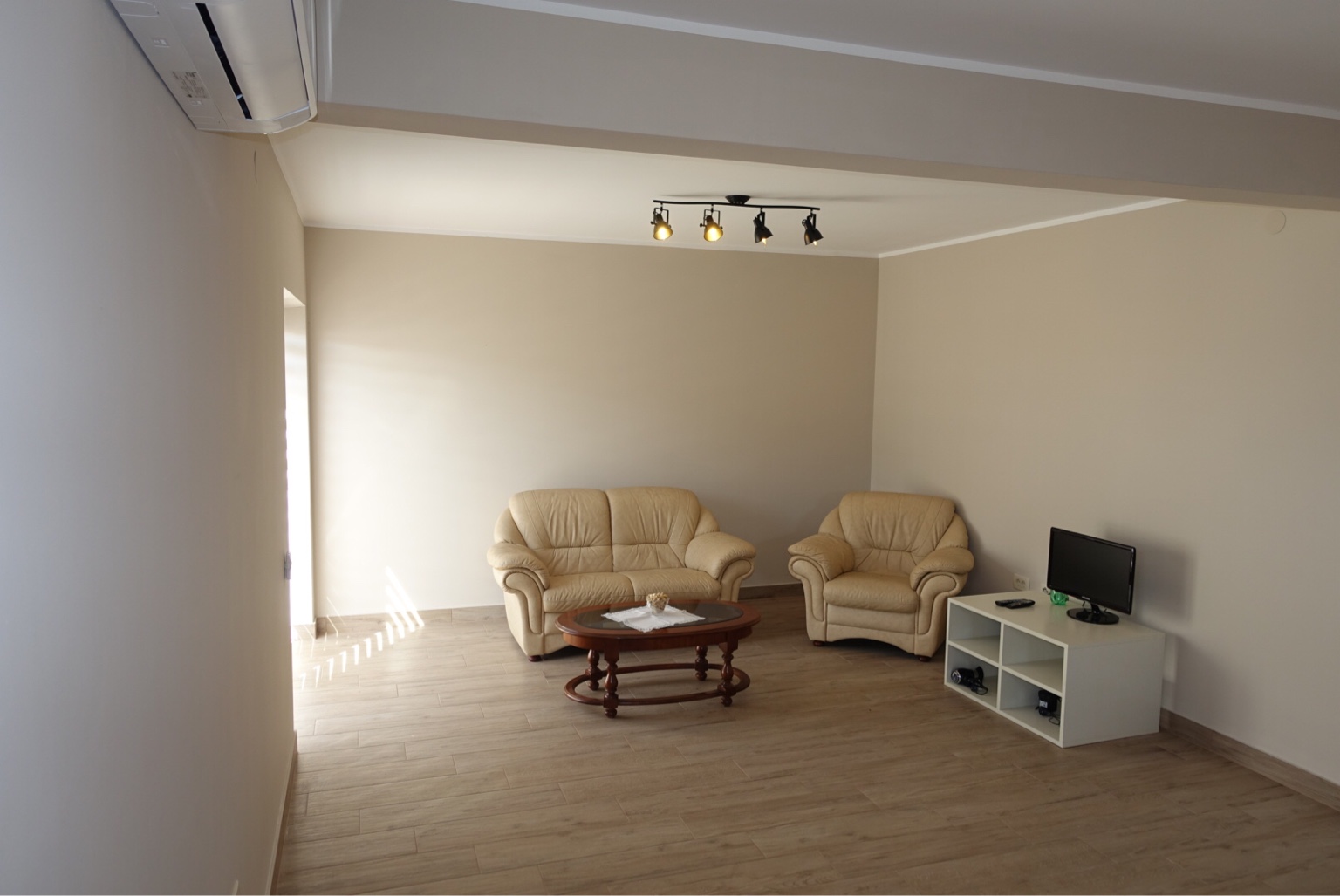2795ec0493bfaad06ef5a86bc91839df.jpg