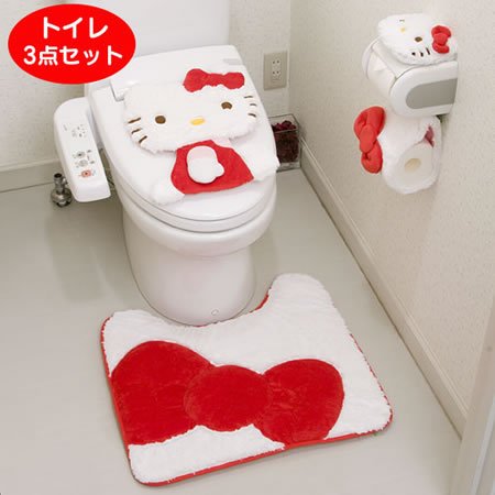 hello-kitty_toilet_set1.jpg