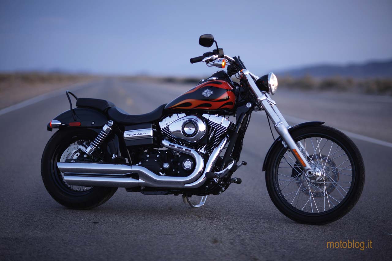 Harley-Davidson-2010-Dyna-WideGlide-02.jpg