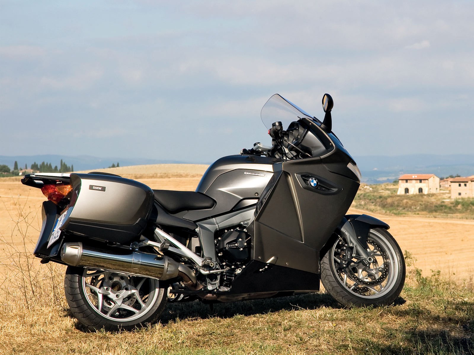 bmw-moto-1600.jpg