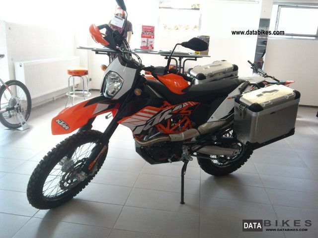 ktm__690enduro_r_touring_with_aluminum_case_2012_1_lgw.jpg