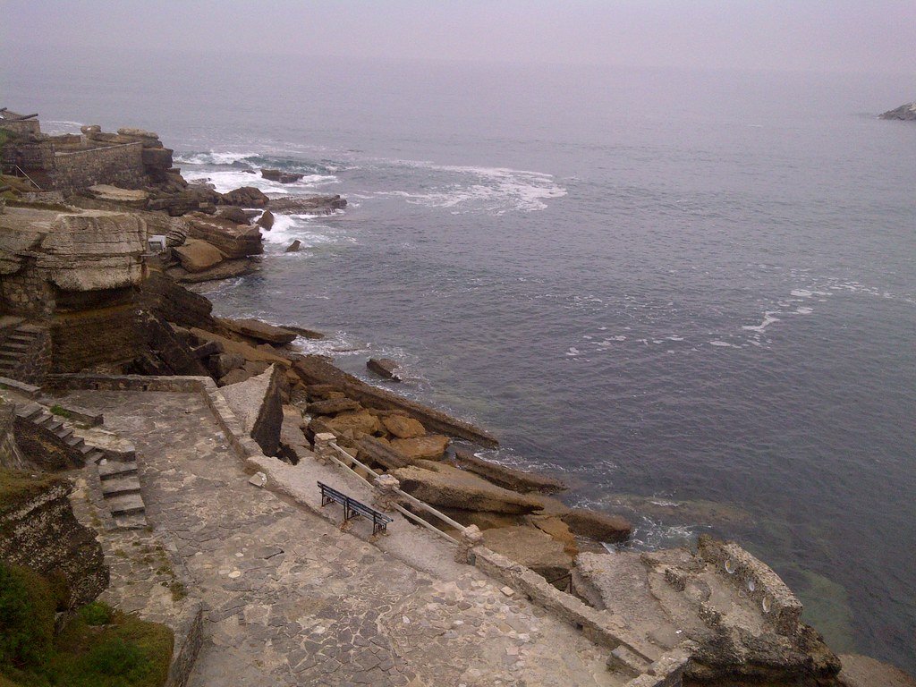 7574040270_3f00315661_b.jpg