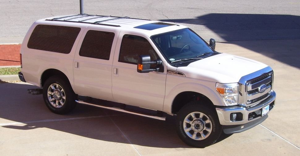 2011_Ford_Excursion_026.JPG