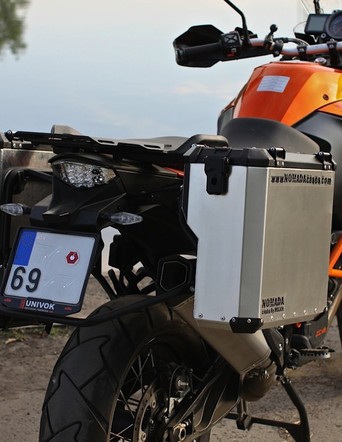 pro-pannier-system-for-ktm-1190-adventure-r-with-nomada-pro-panniers.jpg