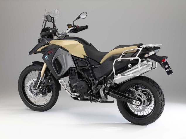 2013-BMW-F800GS-Adventure-studio-still-07-635x476.jpg